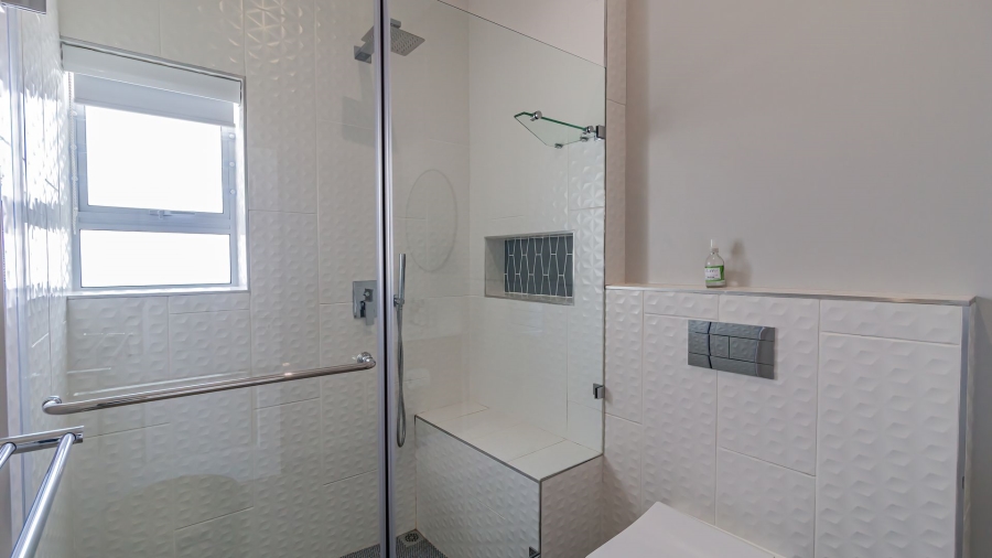 4 Bedroom Property for Sale in Pearl Bay Western Cape